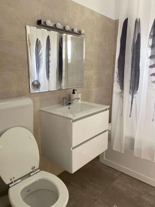 Inchiriez apartament