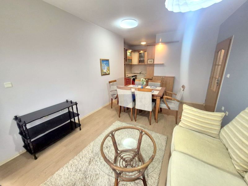 Дава се под наем Двустаен апартамент в Варна, Бриз - 60 кв.м за 530 € - Снимка #1