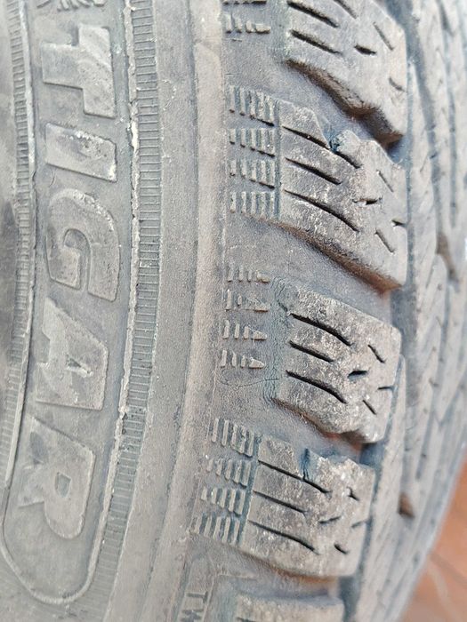Продавам 4 броя зимни гуми с джанти и тасове – 205/55 R16