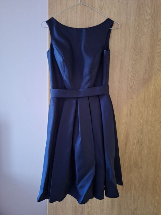 Красива коктейлна рокля