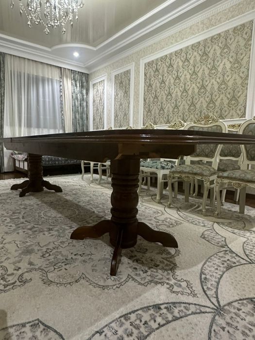 Стол для гостиной