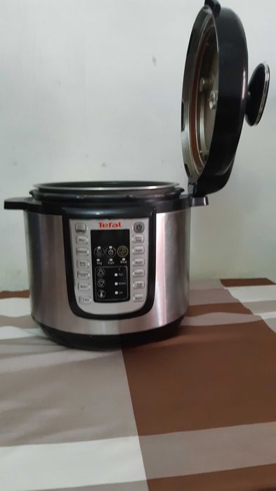 Oala electrica sub presiune