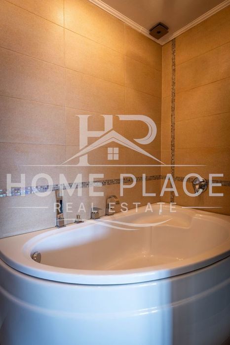 ТРИСТАЕН апартамент под наем - Център