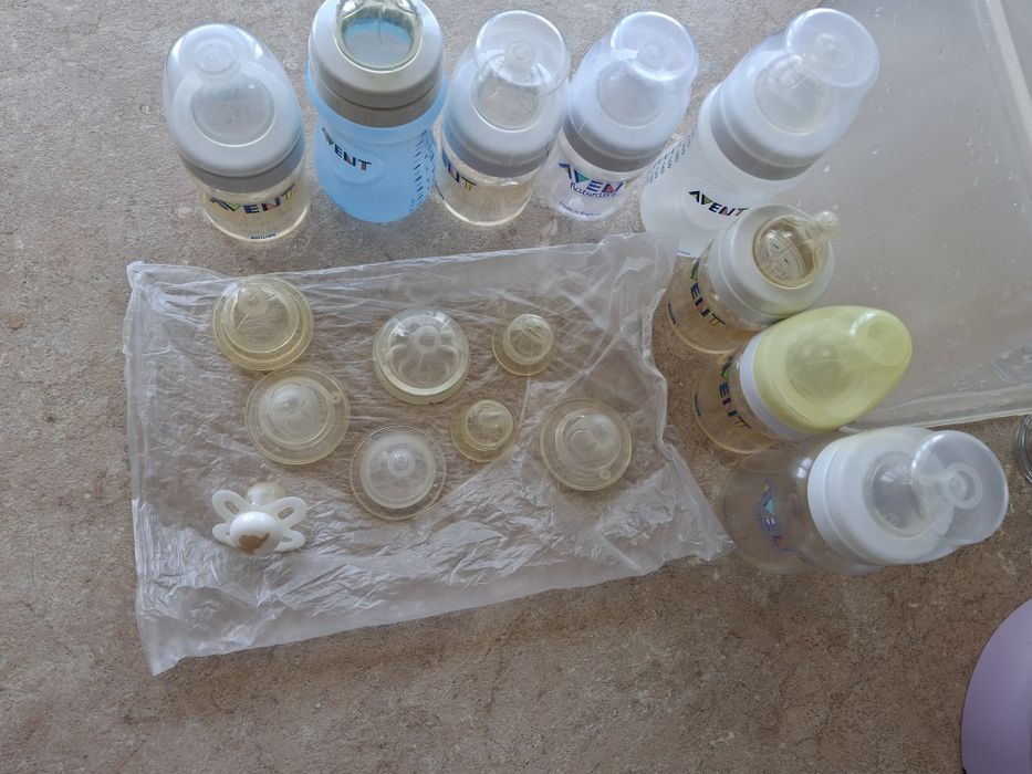 Помпа за кърмачета Medela + подарък шишета с биберони