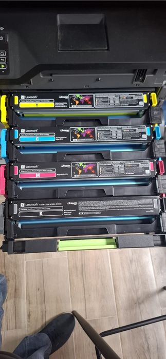Imprimantă multifuncțională laser
