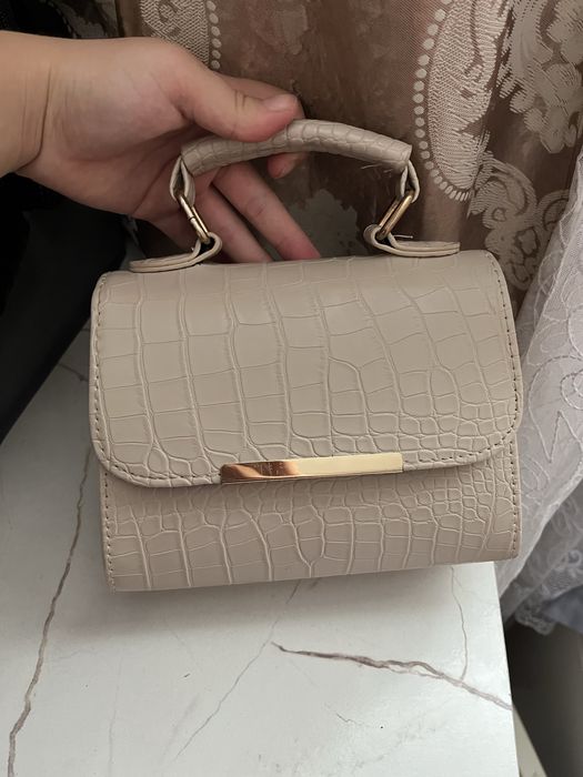 Сумка , бежевая .