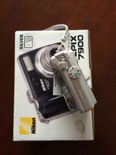 Фотоапарат NIKON Coolpix 7900