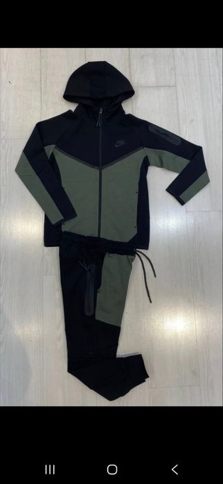 Trening Nike Tech