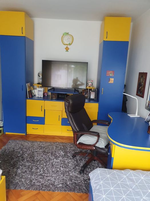 Vand mobilier de camera pentru copii ,tot ce se vede in poza
