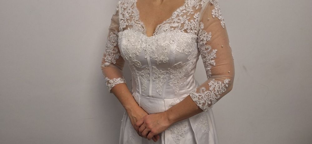 Rochie de mireasa  alba ca in imagine