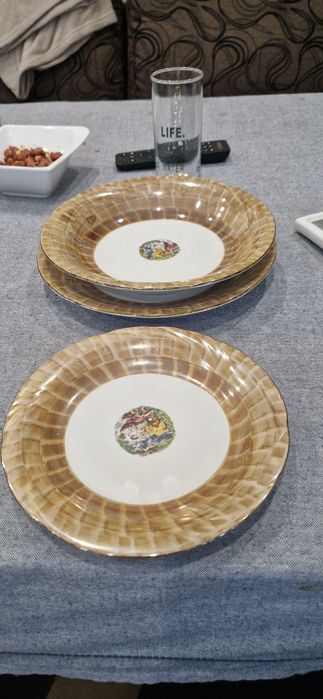 Комплект ретро порцеланови чинии