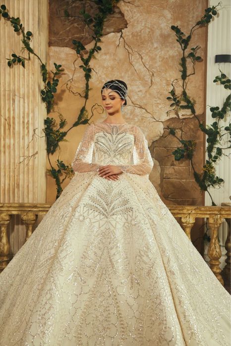 Келин куйлаклар сотилади