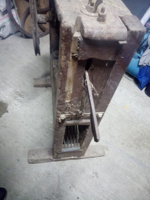Batoza, desfacator, curatat porumb model vechi