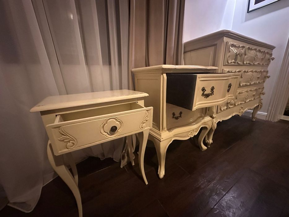 Mobilier din lemn masiv, stil baroc, 2 fotolii + 3 comode, stare buna!