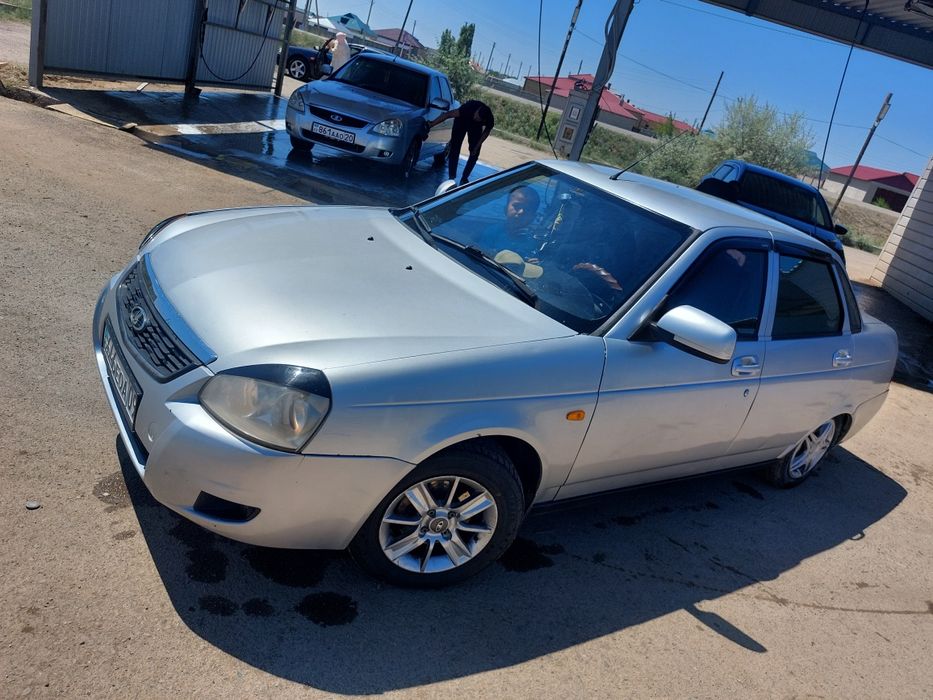 Приора продам зв