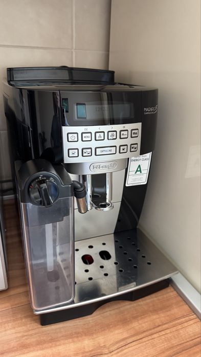 Кофемашина Delonghi Magnifica S