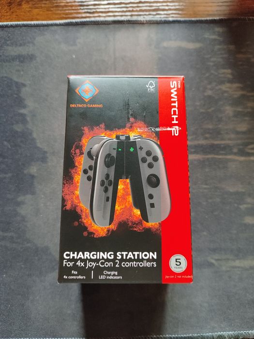 Зарядно за 4 joy-con джойстика за switch 2