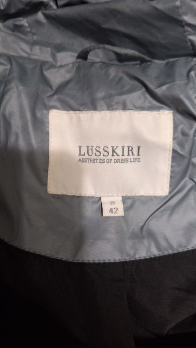 Легкий пуховик. р 42-44 Дешево.