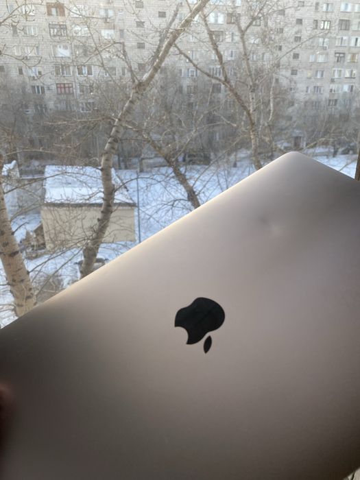 Продам Macbook Air 13  M1