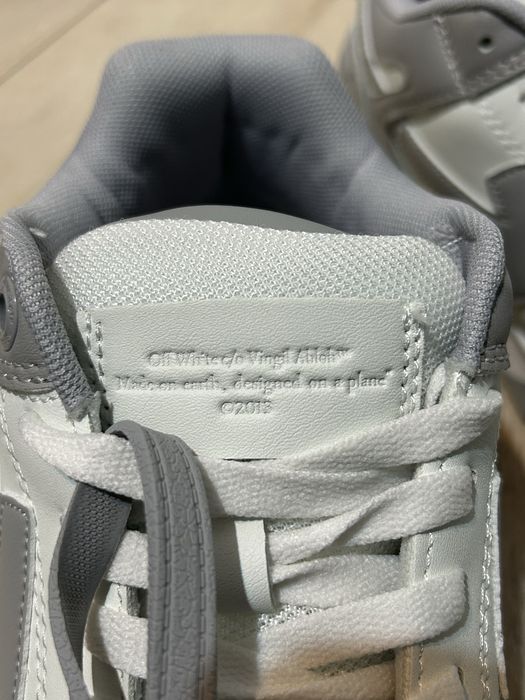 Off-White Out Of Office gri