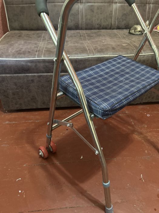 Продам ходунки