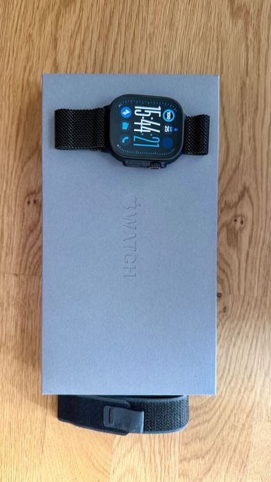 Apple Watch Ultra 2 49mm Black Titanium Sapphire crystal