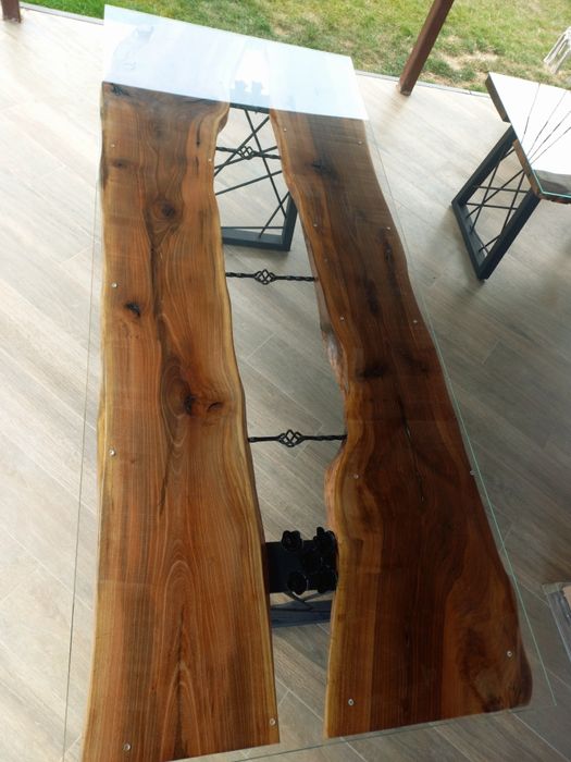 Дизайнерски ръчно изработени маси от масив орех и ковано желязо