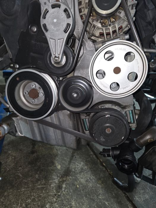 Двигатель с Ауди  А4 в6 ALT