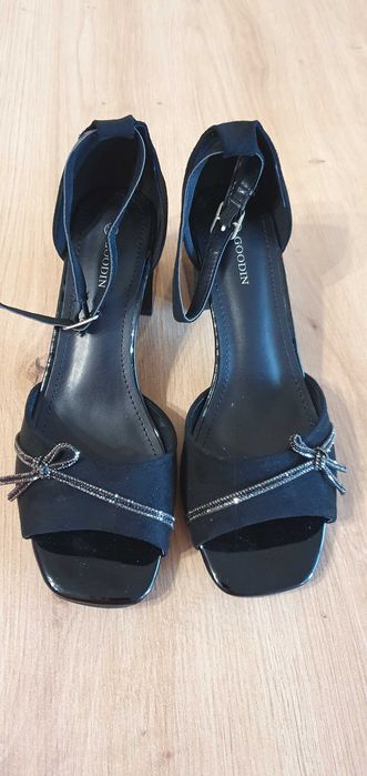 Дамски сандали на ток Goodin номер 38 нови