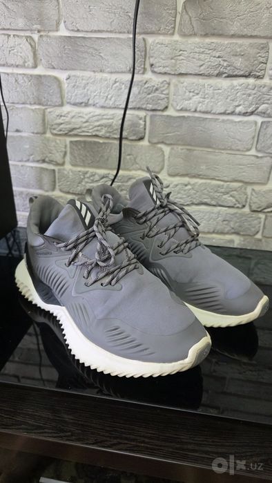 Оригинальные кроссы adidas