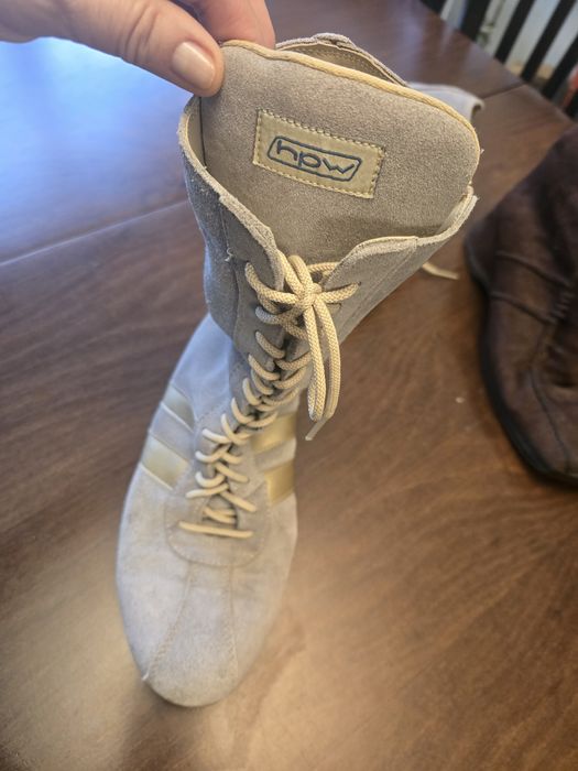 Дамски ботуши от велур