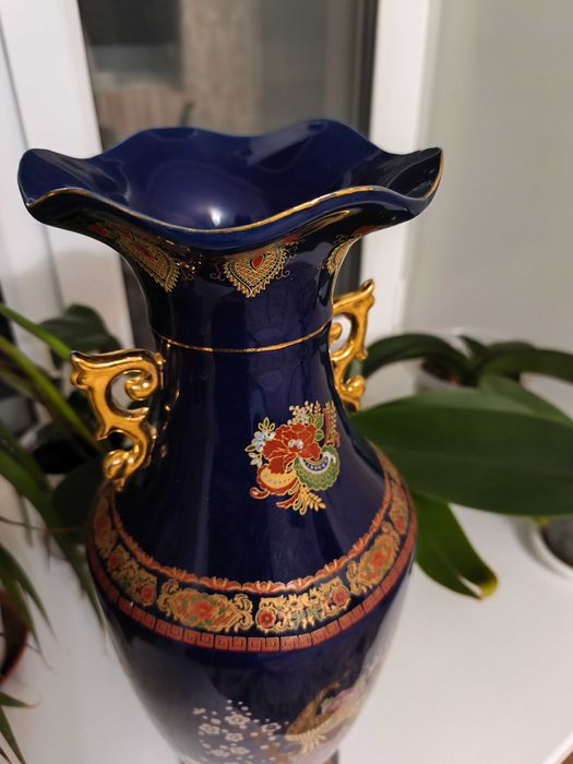 Продам декоративную вазу