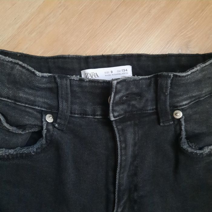 Vind cămașă și blugi în stare foarte buna