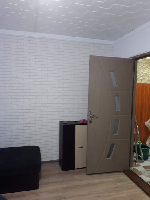 Vând garsoniera zona  tineretului  mobilata parțial 27 m3