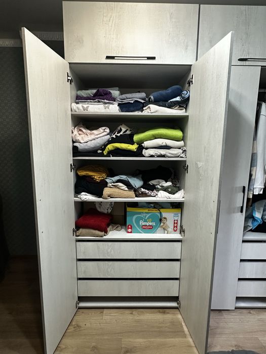 Продам шкаф 3 секции.