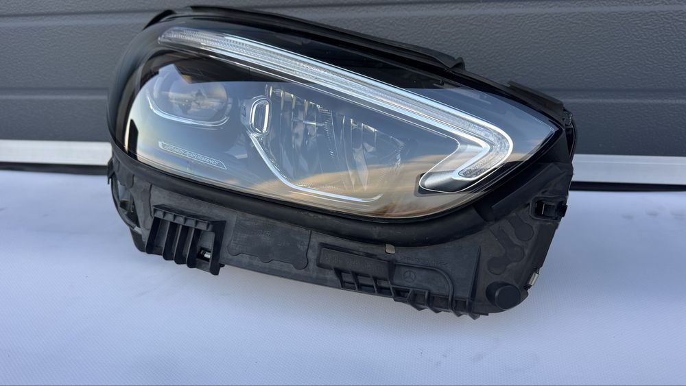 Фар за Мерцедес Ц класа/Mercedes C W206