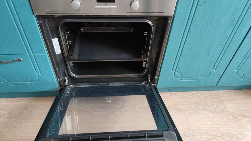 Продам встроенный духовой шкаф Electrolux