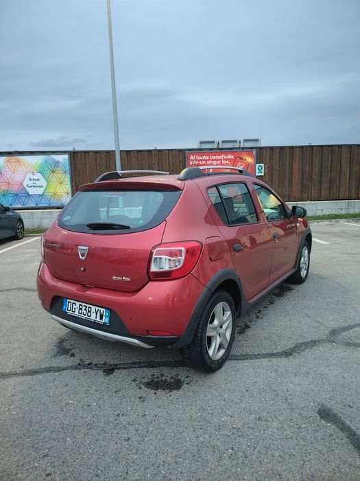 Dacia Sandero Stepway 0.9 . 2014. Economică