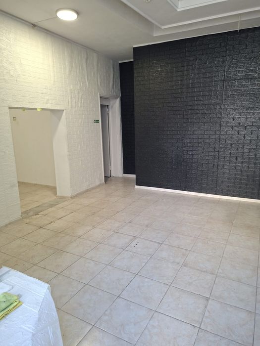 Inchiriez spatiu comercial