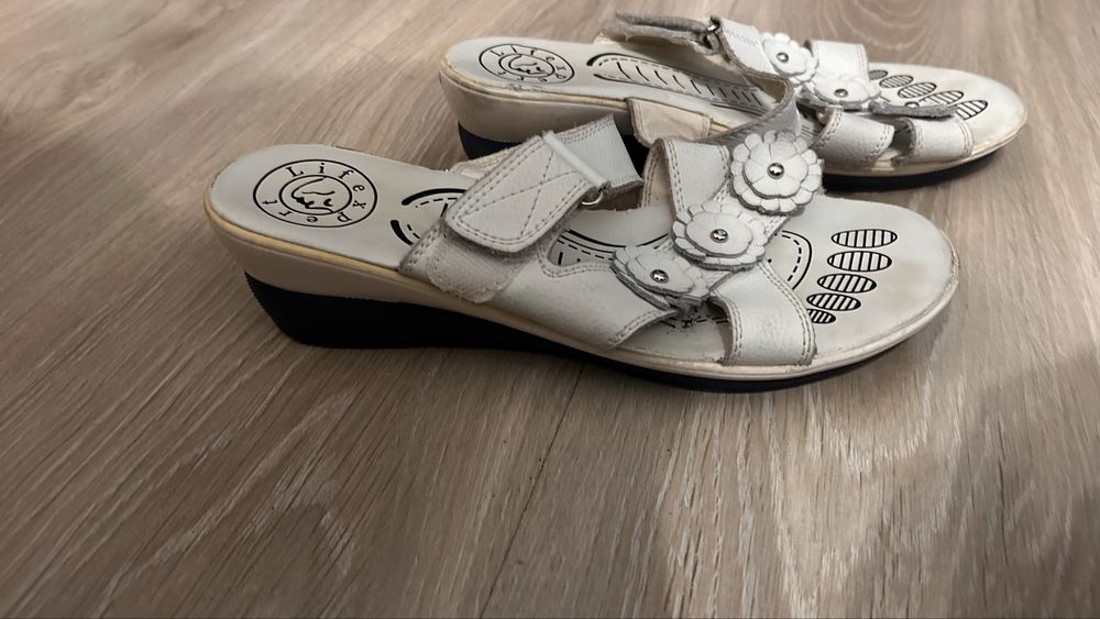 Туфли,  босоножки, шлепки 37-38 размер