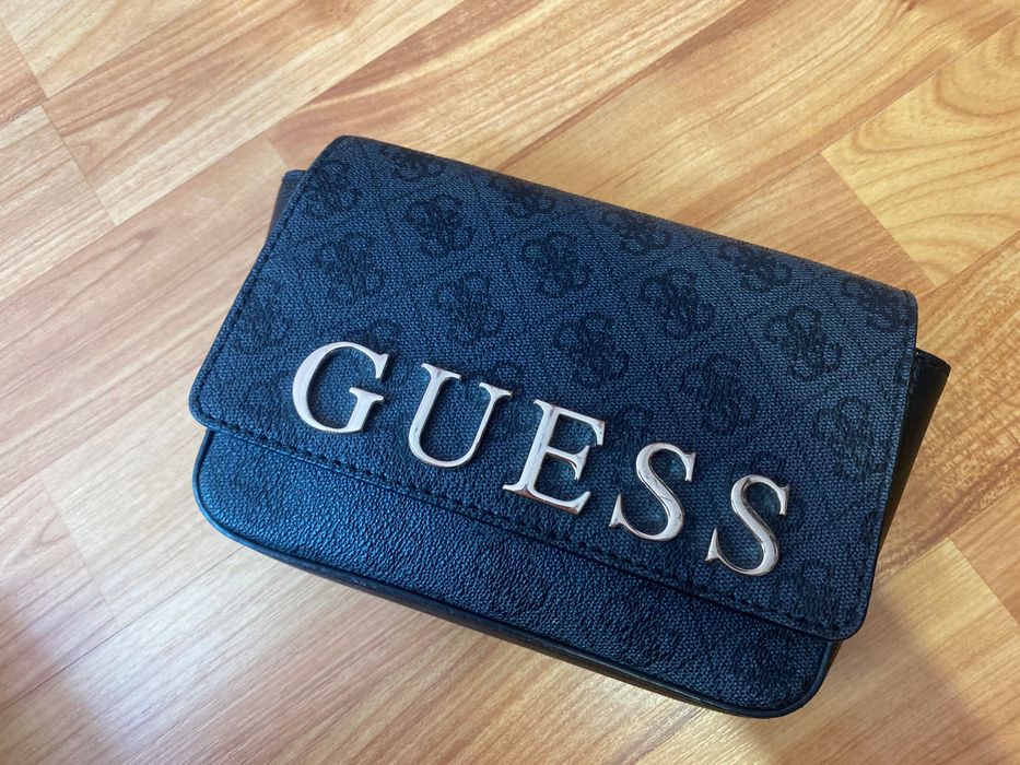 Сива чанта Guess