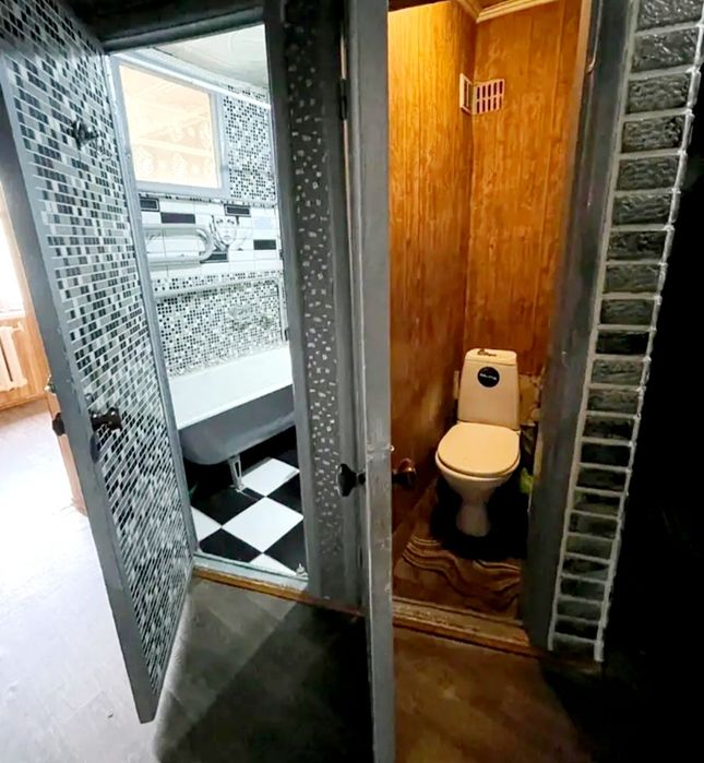 продам 3-х ком. 56в. центр 2-этаж