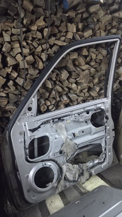 Двери на Hyundai Terracan.
