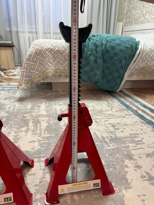 Продам подставку под автомобиль