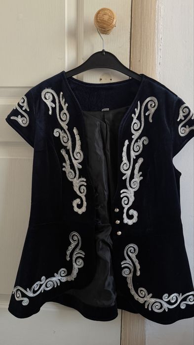 Казахский жилет 2500тг