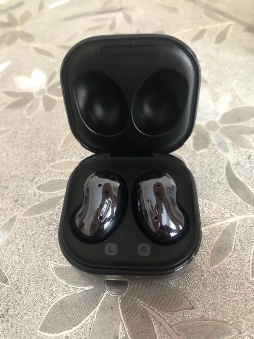 Наушник Buds Live