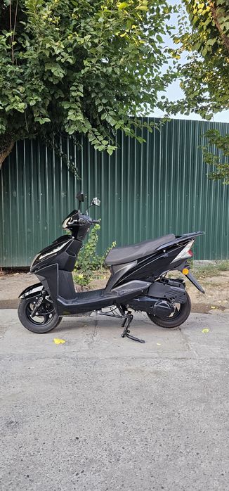 Skuter Kavasaki Smart sotiladi xolati zor