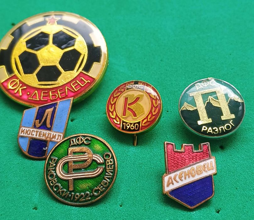 Български футболни значки