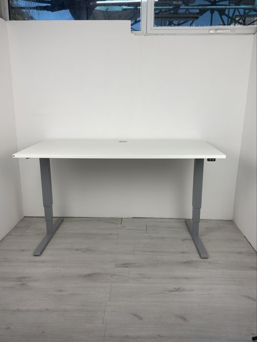 Бюро електрическо регулируем подходящо за домашен офис и бизнес среда