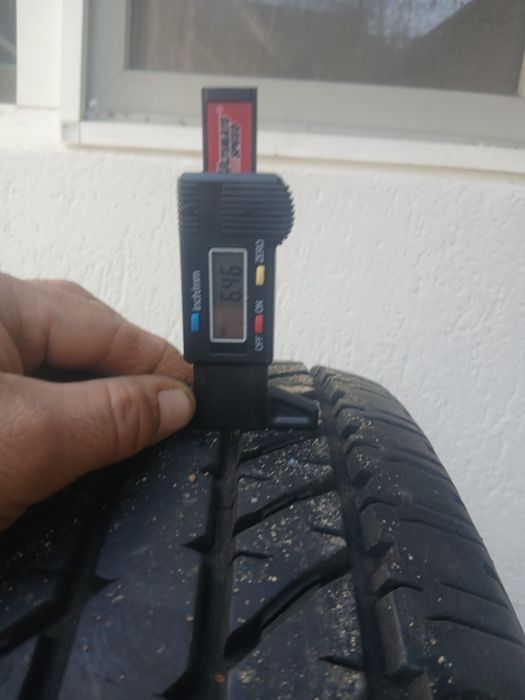 Vind anvelope 225 70 15 c iarna și vara 100 lei bucata